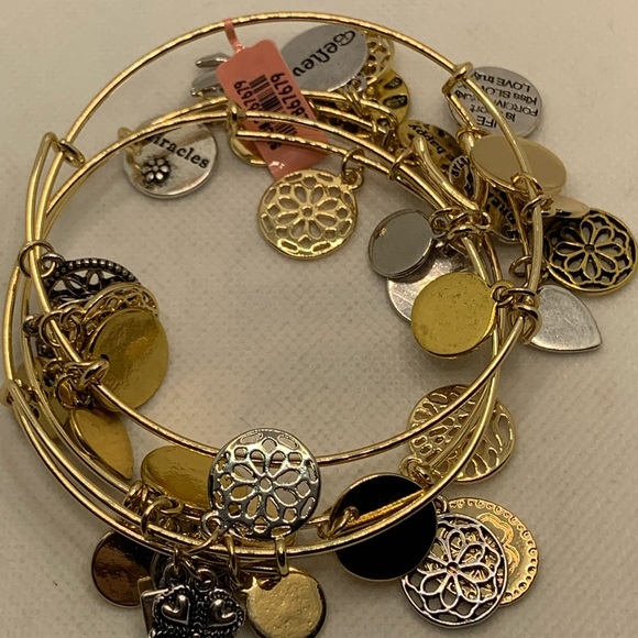 SET OF 3 BANGLES WITH INSPIRATIONAL CHARMS - Picture 5 of 8